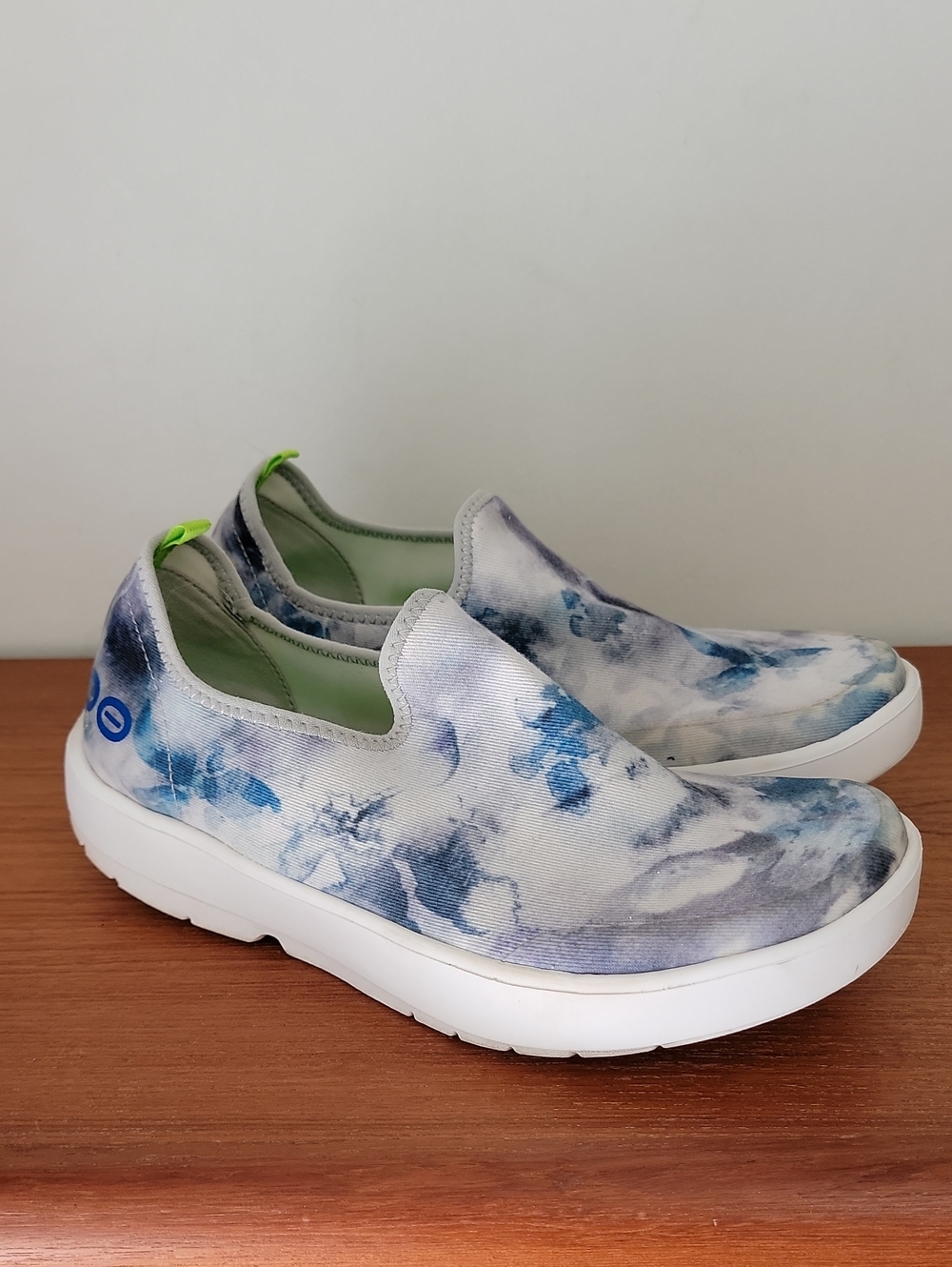 OOFOS sz8 - Picture 2 of 8